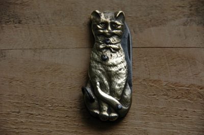 Canif chat